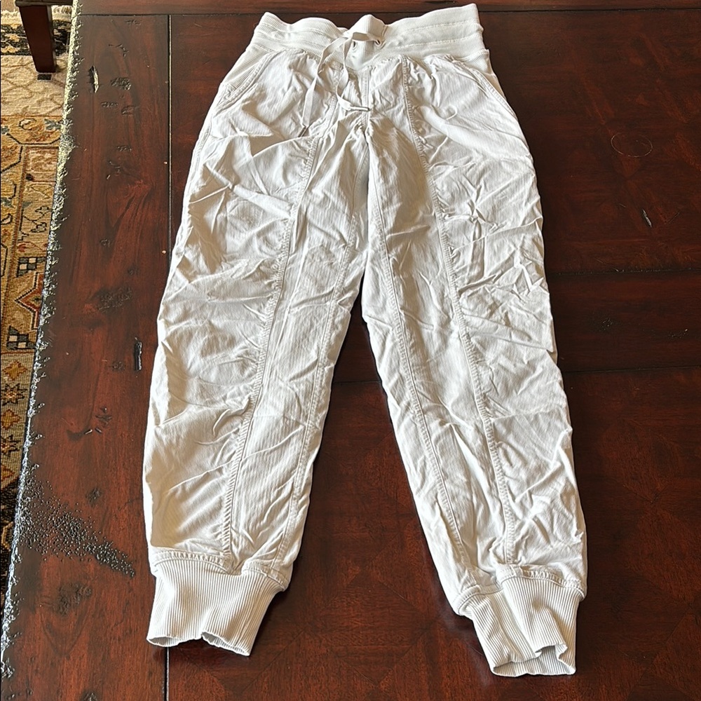 Lululemon Size 0 Off White Jogger Pants